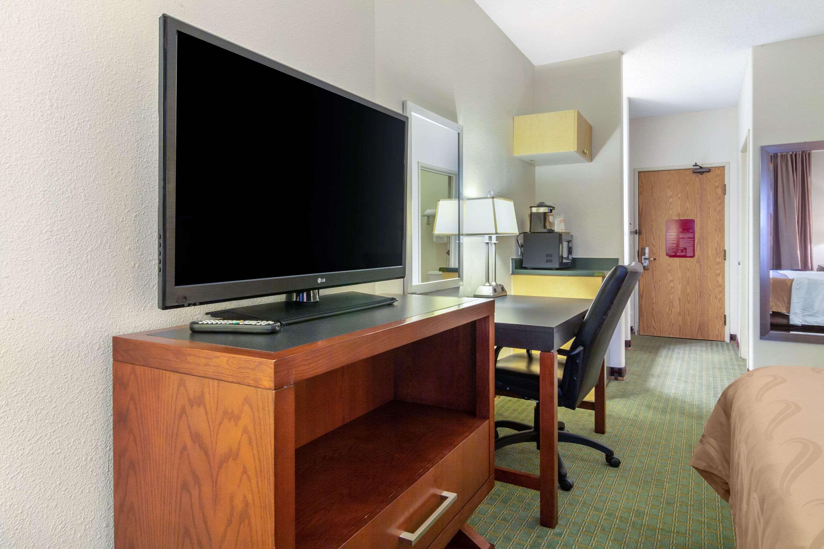 Quality Inn & Suites Lakewood - Denver Southwest المظهر الخارجي الصورة