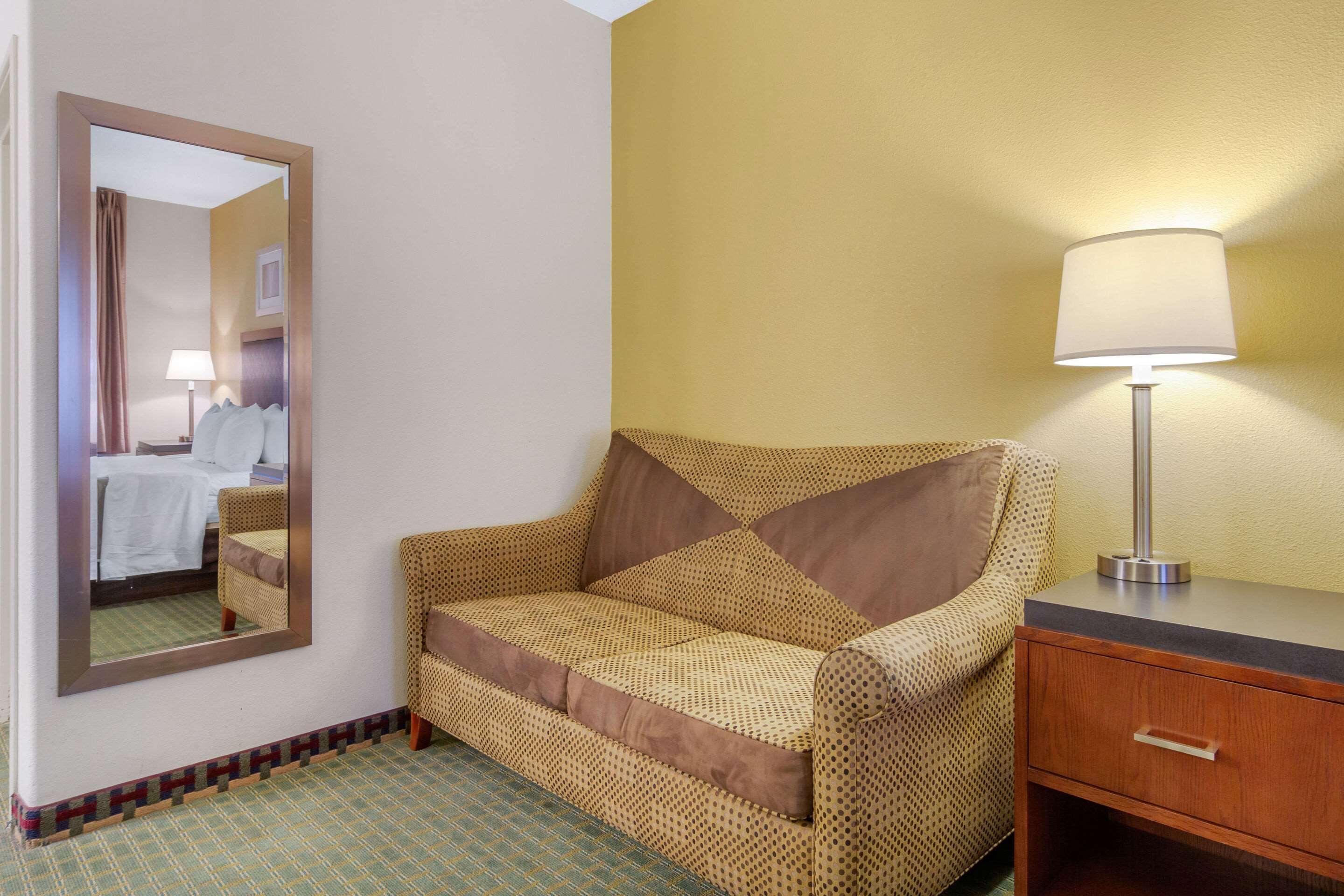 Quality Inn & Suites Lakewood - Denver Southwest المظهر الخارجي الصورة